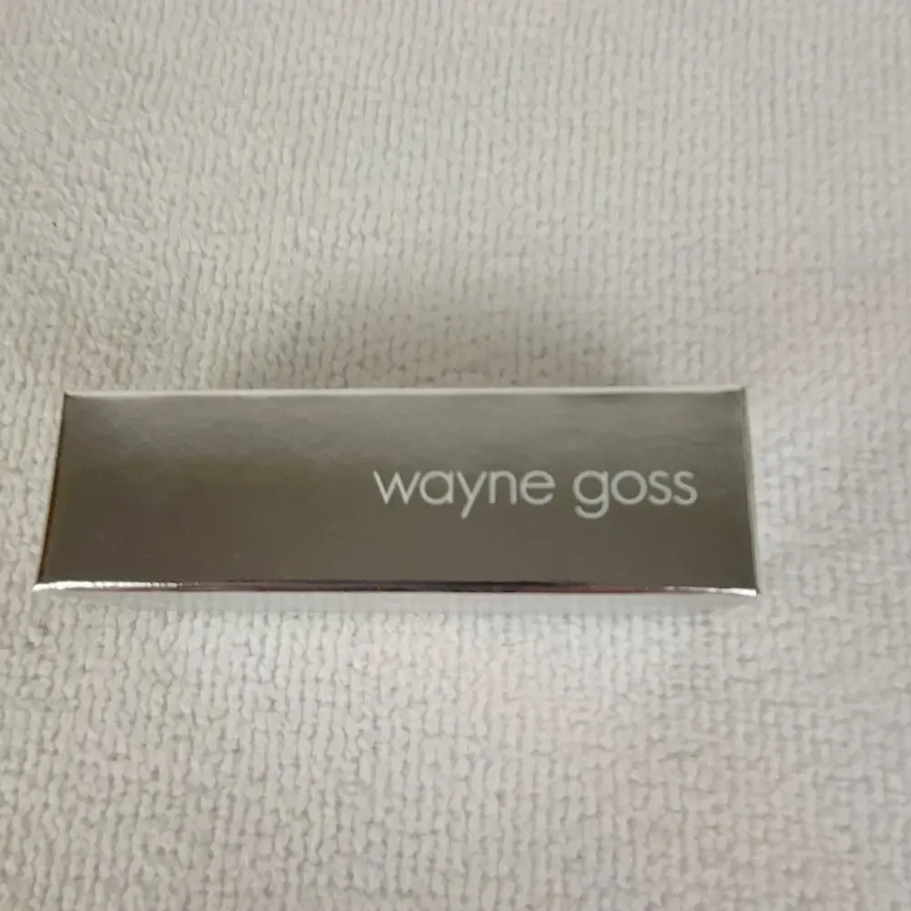 New Wayne Goss The High Shine Gloss in Hyacinth